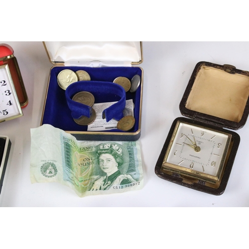 334 - Collection of assorted collectables to include photolite table lighter, parker fountain pen with gol... 