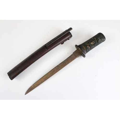 339 - Small kukri knife within leather sheath together with a small Japanese dagger in sheath. Longest mea... 