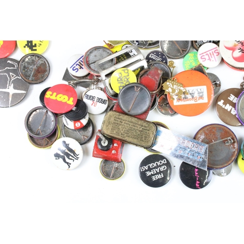 345 - Quantity of vintage pin button badges to include Boomtown Rats, Billy Connolly. Ultravox and Butlins... 