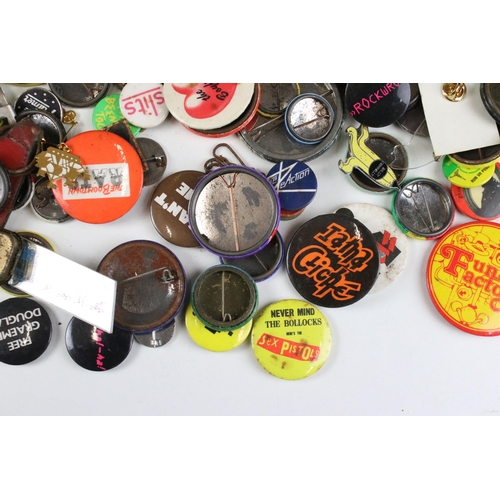 345 - Quantity of vintage pin button badges to include Boomtown Rats, Billy Connolly. Ultravox and Butlins... 