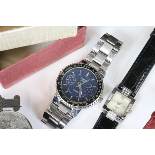 348 - Collection of assorted wristwatches to include Seiko 5, Accurist, Zurich, West Air, and a selection ... 