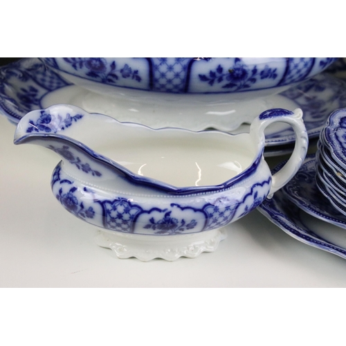 90 - Melbourne blue and white tableware to include large lidded tureen, sauce boat and stand, twelve smal... 