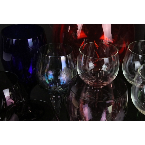 91 - Mixed selection of glass to include vases, wine glasses, centre piece bowl, ash tray and large foote... 