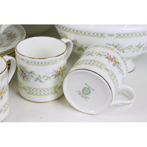 92 - Minton 'Broadlands' pattern dinner service set to include lidded serving dish, eight bowls, milk jug... 