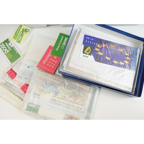 363 - Collection of assorted GB stamps to include stamps books (approx 15), presentation packs, mint stamp... 