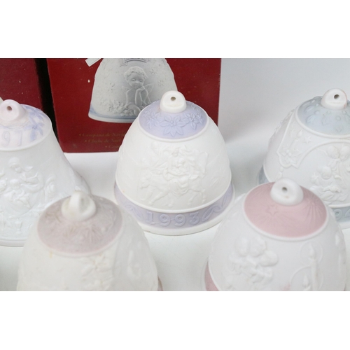 41 - Fourteen Lladro bells, to include two boxed examples, 1999 Christmas Bell and 2000 Christmas bell (1... 