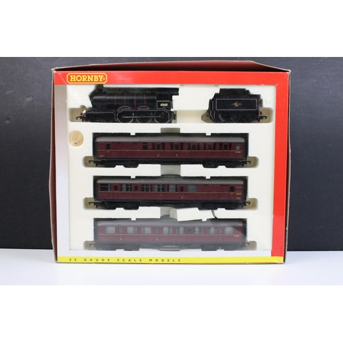 13 - Boxed Hornby OO gauge R2134M The B12/3 Locomotive Train Pack, complete