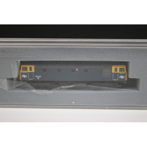 21 - Five boxed / cased Graham Farish N gauge locomotives to include 371006 Class 08 Diesel Shunter 08585... 