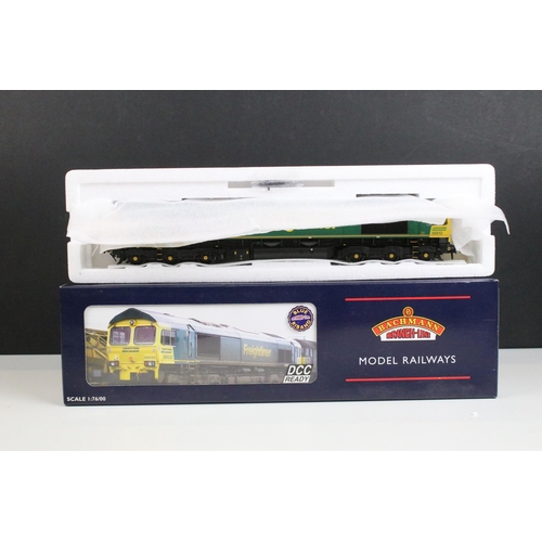 27 - Three boxed Bachmann OO gauge locomotives to include 32-728 Class 66 Diesel 66612 Forth Radier Freig... 