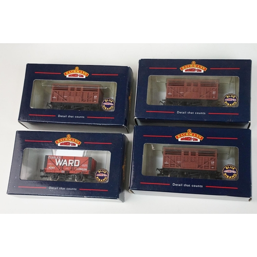 40 - 25 Boxed OO / HO gauge items of rolling stock to include 11 x Bachmann, 4 x Hattons, 3 x Dapol and 7... 