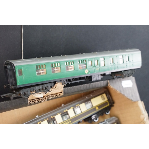 41 - 56 OO gauge items of rolling stock featuring various coaches to include Hornby, Lima, Liliput and Ma... 