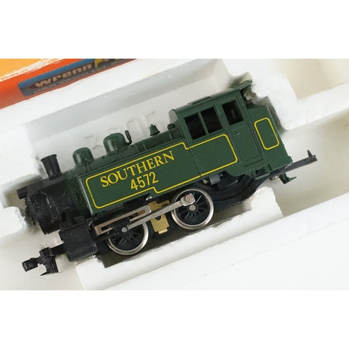 44 - 17 Boxed OO gauge items of rolling stock to include 7 x Hornby / Triang featuring Hornby R6104 75 To... 