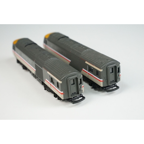 50 - Hornby OO gauge InterCity locomotive & coach set