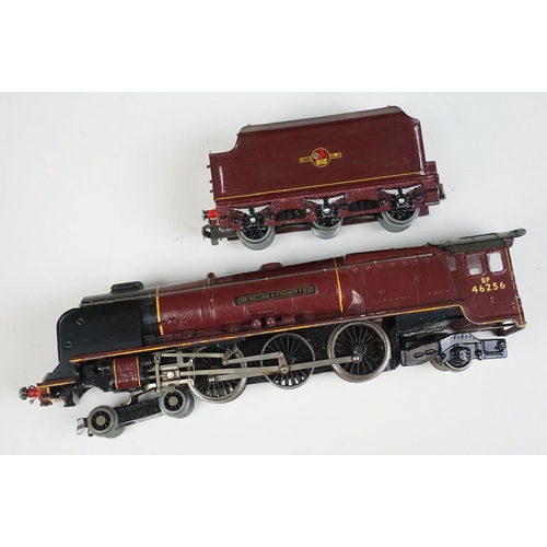 52 - Four HO / OO gauge locomotives to include Fleischmann 4170 DB 01220 locomotive, boxed Hornby Dublo 2... 