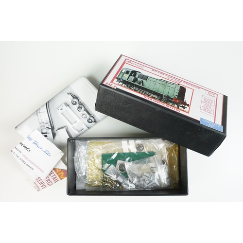 52 - Four HO / OO gauge locomotives to include Fleischmann 4170 DB 01220 locomotive, boxed Hornby Dublo 2... 