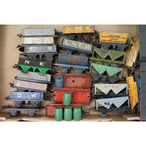 55 - Around 90 Hornby O gauge items of rolling stock to include Sir Robert McAlpine Tipper Wagon, Regent ... 