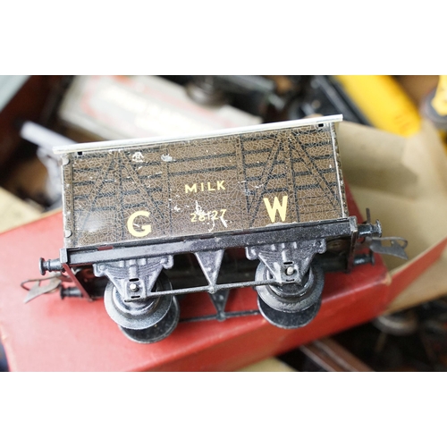 55 - Around 90 Hornby O gauge items of rolling stock to include Sir Robert McAlpine Tipper Wagon, Regent ... 