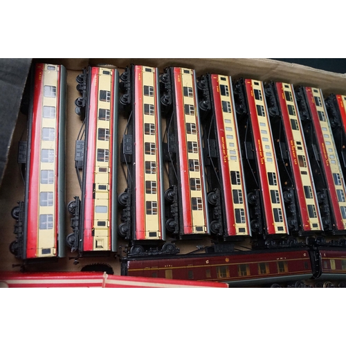 56 - Around 70 Hornby Dublo items of rolling stock to include 7 x boxed examples, plus 2 x footbridges, 3... 