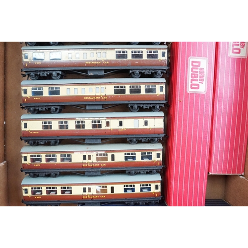 58 - 35 Hornby Dublo items of rolling stock featuring various coaches to include 6 x boxed examples (two ... 