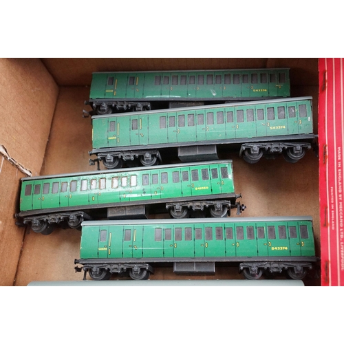 58 - 35 Hornby Dublo items of rolling stock featuring various coaches to include 6 x boxed examples (two ... 