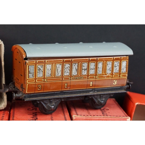 59 - Collection of Hornby O gauge model railway to include Southern 126 0-4-0 locomotive, 6600 GWR 0-4-0 ... 