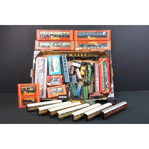 65 - 11 Boxed OO gauge items of rolling stock to include 9 x Hornby, a Lima 309059 Breakdown Crane and Ai... 