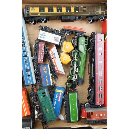 65 - 11 Boxed OO gauge items of rolling stock to include 9 x Hornby, a Lima 309059 Breakdown Crane and Ai... 