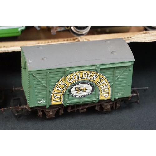 65 - 11 Boxed OO gauge items of rolling stock to include 9 x Hornby, a Lima 309059 Breakdown Crane and Ai... 