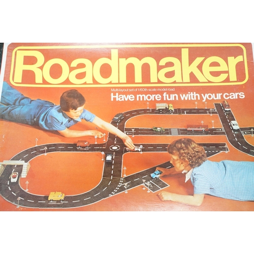 66 - Quantity of OO gauge model railway accessories to include plastic trackside buildings, scenery, vari... 