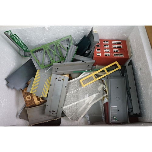 66 - Quantity of OO gauge model railway accessories to include plastic trackside buildings, scenery, vari... 