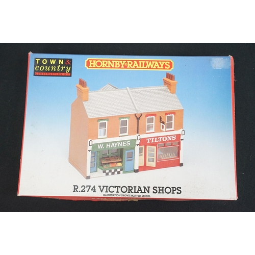 66 - Quantity of OO gauge model railway accessories to include plastic trackside buildings, scenery, vari... 