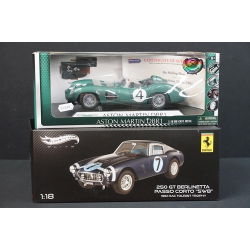 82 - Two boxed 1/18 diecast models to include Hot Wheels Elite 250 GT Berlinetta Passo Corto SWB 1961 Tou... 