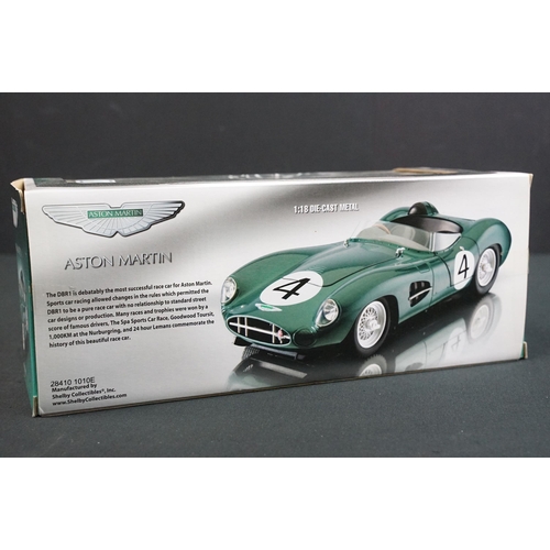 82 - Two boxed 1/18 diecast models to include Hot Wheels Elite 250 GT Berlinetta Passo Corto SWB 1961 Tou... 