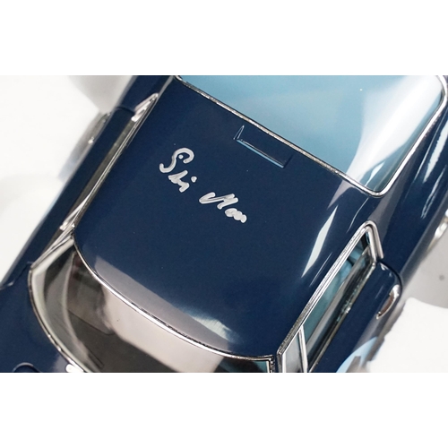 82 - Two boxed 1/18 diecast models to include Hot Wheels Elite 250 GT Berlinetta Passo Corto SWB 1961 Tou... 