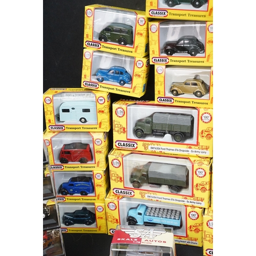 86 - Around 58 boxed / carded small scale diecast & plastic models to include Classix, Base Toys, Minitan... 