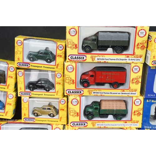 86 - Around 58 boxed / carded small scale diecast & plastic models to include Classix, Base Toys, Minitan... 