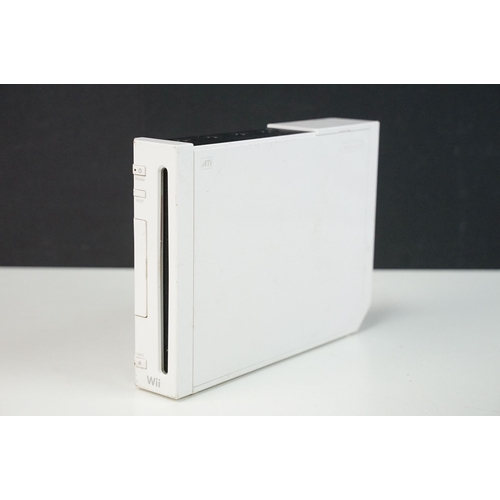 243 - Retro Gaming - Quantity of various retro gaming consoles, games and related items to include 2 x Son... 