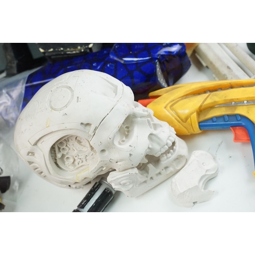 271 - Collection of various incomplete projects featuring parts of Star Wars weapons, Terminator Heads, Ha... 