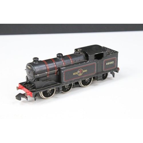 42A - Three boxed locomotives to include 2 x Hornby Dublo (2221 Cardiff Castle 4-6-0 and 2217 0-6-2 Tank L... 