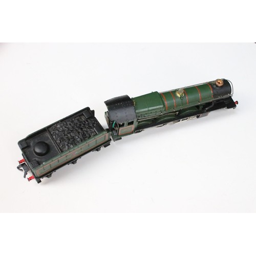 42A - Three boxed locomotives to include 2 x Hornby Dublo (2221 Cardiff Castle 4-6-0 and 2217 0-6-2 Tank L... 