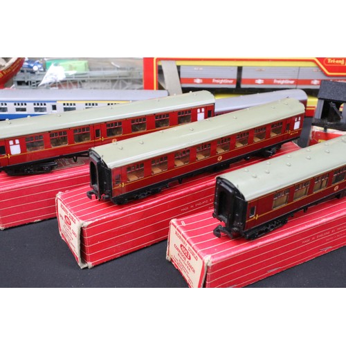 48A - 28 Boxed Hornby Dublo and Triang OO gauge items of rolling stock to include Triang R345 Side Tipping... 