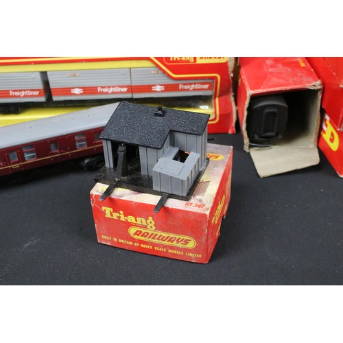 48A - 28 Boxed Hornby Dublo and Triang OO gauge items of rolling stock to include Triang R345 Side Tipping... 