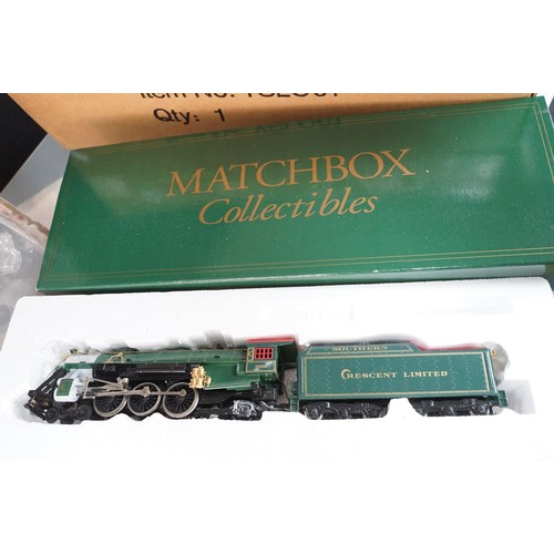 108 - Collection of boxed & carded diecast models featuring many planes, including The Hamilton Collection... 