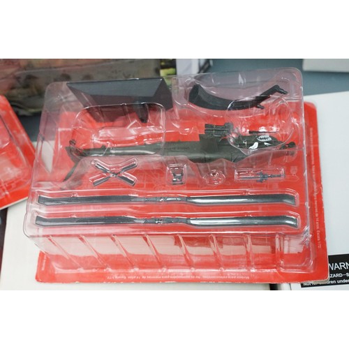 108 - Collection of boxed & carded diecast models featuring many planes, including The Hamilton Collection... 