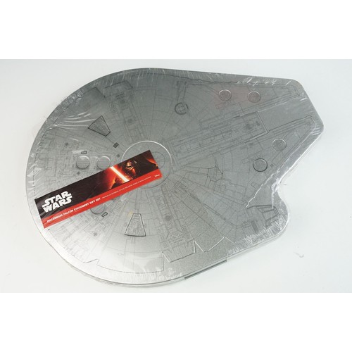249 - Star Wars - 18 Star Wars Millennium Falcon Stationery Gift Sets, tins showing wear, contents appeari... 