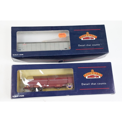 46A - 21 Boxed Bachmann OO gauge items of rolling stock to include 37-301 Intermodal Bogie Wagon with 45ft... 