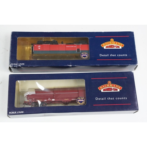 46A - 21 Boxed Bachmann OO gauge items of rolling stock to include 37-301 Intermodal Bogie Wagon with 45ft... 