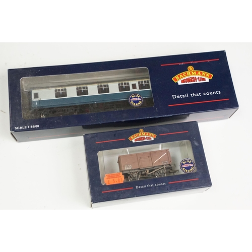 46A - 21 Boxed Bachmann OO gauge items of rolling stock to include 37-301 Intermodal Bogie Wagon with 45ft... 