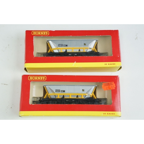 38A - 12 Boxed Hornby OO gauge items of rolling stock to include R6153 3 x V Tanker weathered, R62878 Main... 