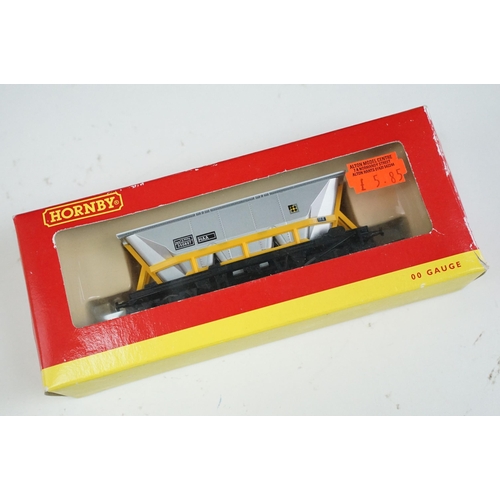 38A - 12 Boxed Hornby OO gauge items of rolling stock to include R6153 3 x V Tanker weathered, R62878 Main... 